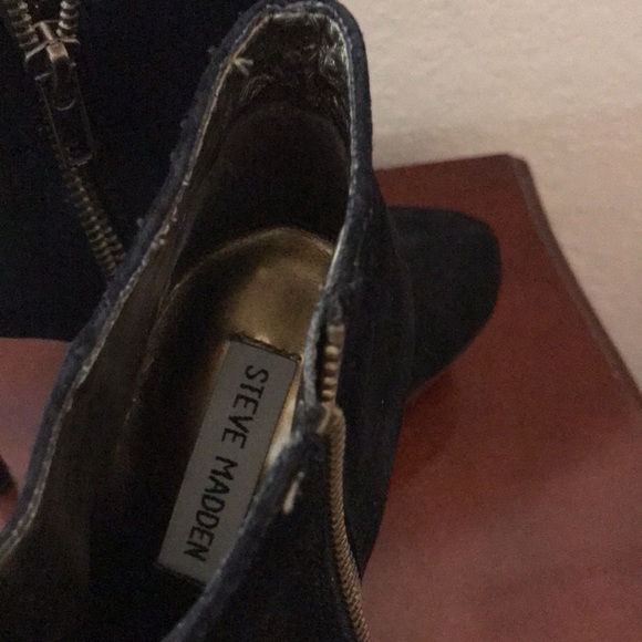 Black high heeled boots - Picture 7 of 12